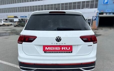 Volkswagen Tiguan II, 2021 год, 2 950 000 рублей, 6 фотография