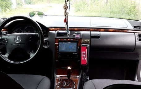 Mercedes-Benz E-Класс, 2001 год, 450 000 рублей, 4 фотография