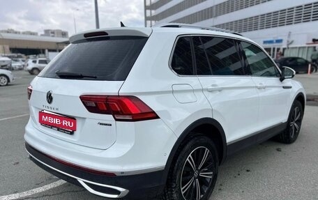 Volkswagen Tiguan II, 2021 год, 2 950 000 рублей, 3 фотография