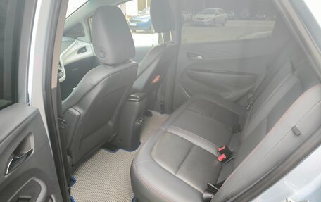 Chevrolet Bolt, 2017 год, 2 300 000 рублей, 13 фотография