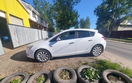 Opel Astra J, 2011 год, 540 000 рублей, 2 фотография