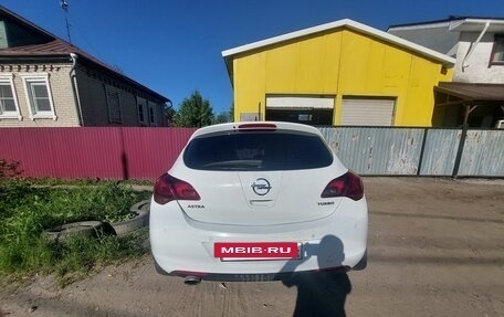 Opel Astra J, 2011 год, 540 000 рублей, 3 фотография