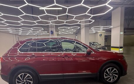Volkswagen Tiguan II, 2018 год, 2 500 000 рублей, 5 фотография