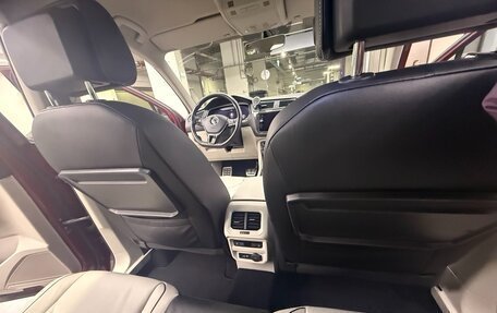 Volkswagen Tiguan II, 2018 год, 2 500 000 рублей, 10 фотография
