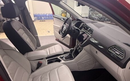 Volkswagen Tiguan II, 2018 год, 2 500 000 рублей, 11 фотография
