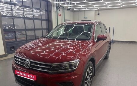 Volkswagen Tiguan II, 2018 год, 2 500 000 рублей, 4 фотография