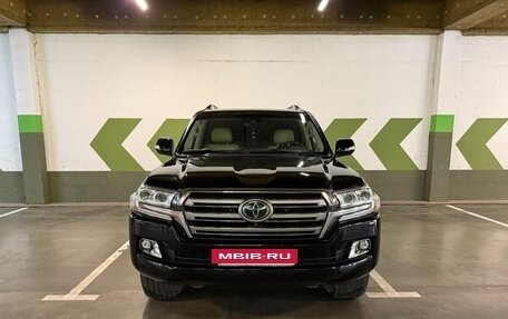 Toyota Land Cruiser 200, 2015 год, 5 400 000 рублей, 2 фотография