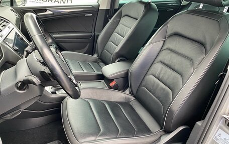 Volkswagen Tiguan II, 2018 год, 2 590 000 рублей, 10 фотография