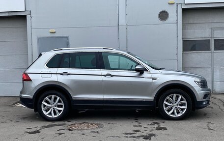 Volkswagen Tiguan II, 2018 год, 2 590 000 рублей, 8 фотография