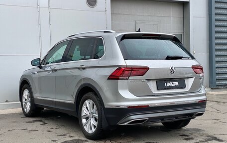 Volkswagen Tiguan II, 2018 год, 2 590 000 рублей, 6 фотография