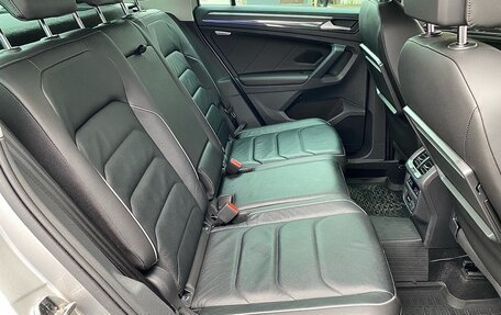 Volkswagen Tiguan II, 2018 год, 2 590 000 рублей, 23 фотография
