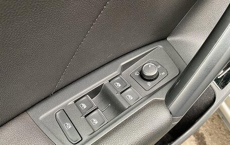 Volkswagen Tiguan II, 2018 год, 2 590 000 рублей, 27 фотография