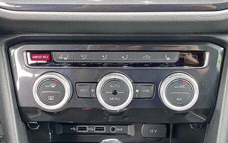 Volkswagen Tiguan II, 2018 год, 2 590 000 рублей, 17 фотография