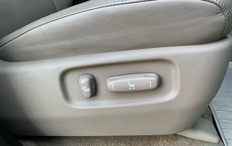 Toyota Land Cruiser 200, 2011 год, 2 440 000 рублей, 27 фотография