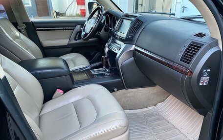 Toyota Land Cruiser 200, 2011 год, 2 440 000 рублей, 25 фотография