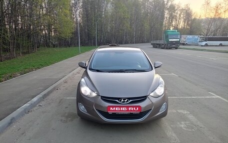 Hyundai Elantra V, 2012 год, 850 000 рублей, 1 фотография