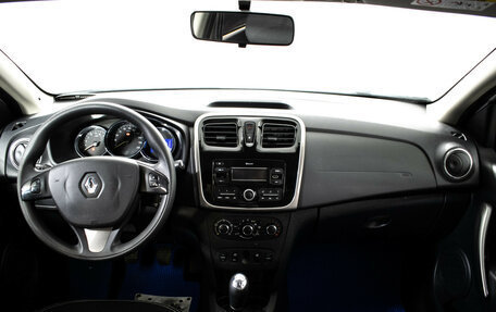 Renault Logan II, 2017 год, 935 000 рублей, 11 фотография