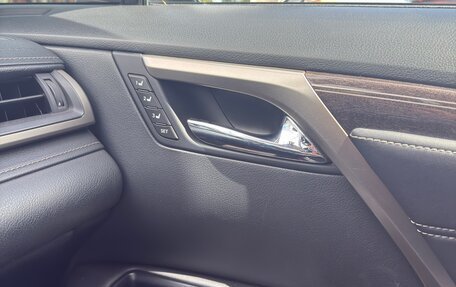 Lexus RX IV рестайлинг, 2016 год, 3 500 000 рублей, 19 фотография