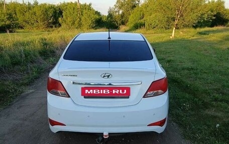 Hyundai Solaris II рестайлинг, 2016 год, 830 000 рублей, 2 фотография