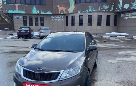 KIA Rio III рестайлинг, 2014 год, 680 000 рублей, 24 фотография