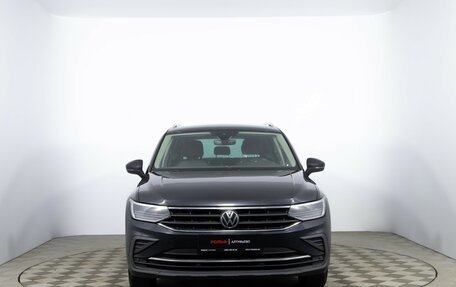 Volkswagen Tiguan II, 2020 год, 2 400 000 рублей, 2 фотография