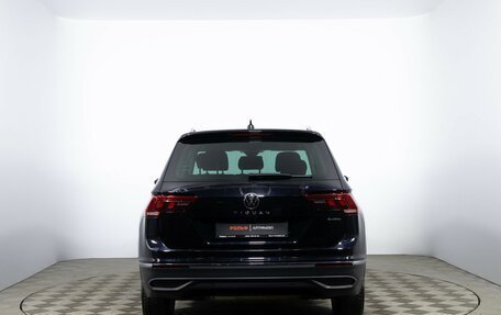 Volkswagen Tiguan II, 2020 год, 2 400 000 рублей, 6 фотография