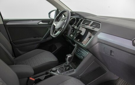 Volkswagen Tiguan II, 2020 год, 2 400 000 рублей, 9 фотография