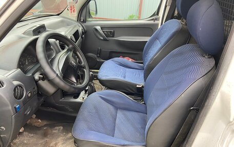 Peugeot Partner II рестайлинг 2, 2006 год, 180 000 рублей, 14 фотография