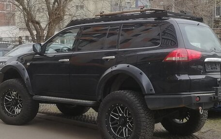 Mitsubishi Pajero Sport II рестайлинг, 2015 год, 2 500 000 рублей, 1 фотография