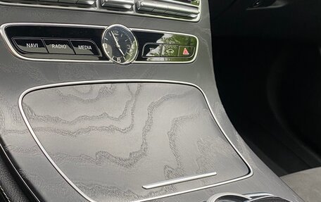 Mercedes-Benz E-Класс, 2017 год, 3 400 000 рублей, 31 фотография
