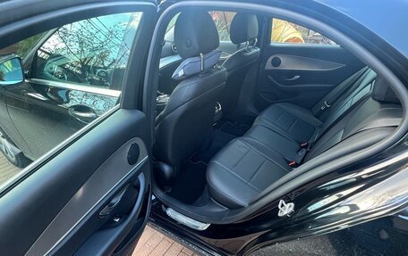 Mercedes-Benz E-Класс, 2019 год, 3 300 000 рублей, 4 фотография