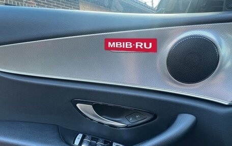 Mercedes-Benz E-Класс, 2019 год, 3 300 000 рублей, 6 фотография