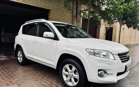 Toyota RAV4, 2010 год, 1 700 000 рублей, 2 фотография