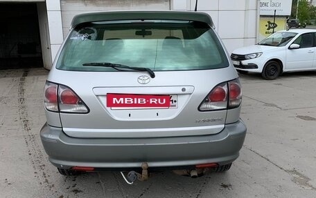 Toyota Harrier, 2001 год, 1 190 000 рублей, 4 фотография