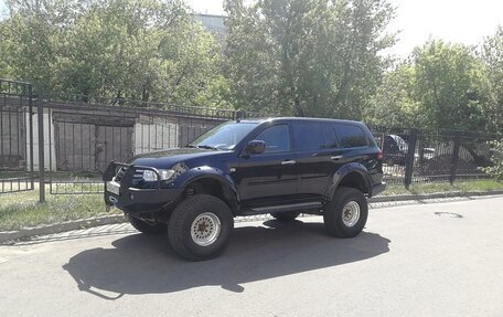 Mitsubishi Pajero Sport II рестайлинг, 2015 год, 2 500 000 рублей, 2 фотография