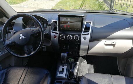 Mitsubishi Pajero Sport II рестайлинг, 2015 год, 2 500 000 рублей, 29 фотография