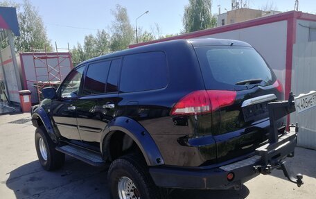 Mitsubishi Pajero Sport II рестайлинг, 2015 год, 2 500 000 рублей, 30 фотография