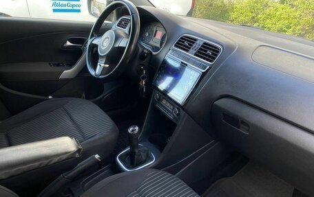 Volkswagen Polo VI (EU Market), 2012 год, 430 000 рублей, 14 фотография