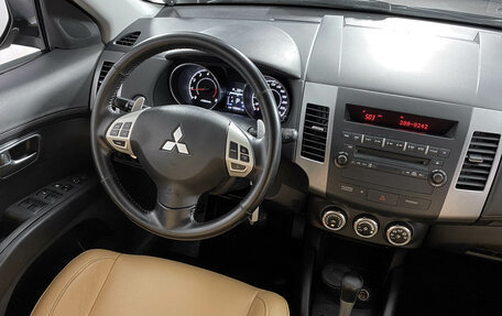 Mitsubishi Outlander III рестайлинг 3, 2010 год, 899 000 рублей, 12 фотография