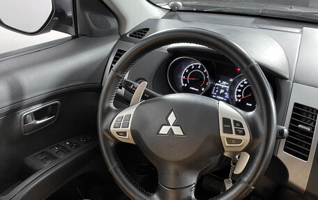 Mitsubishi Outlander III рестайлинг 3, 2010 год, 899 000 рублей, 15 фотография
