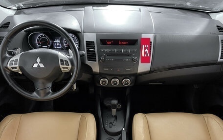 Mitsubishi Outlander III рестайлинг 3, 2010 год, 899 000 рублей, 14 фотография
