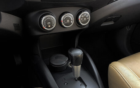 Mitsubishi Outlander III рестайлинг 3, 2010 год, 899 000 рублей, 18 фотография