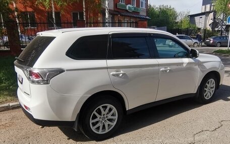 Mitsubishi Outlander III рестайлинг 3, 2012 год, 1 360 000 рублей, 1 фотография