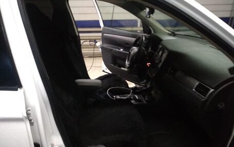 Mitsubishi Outlander III рестайлинг 3, 2012 год, 1 360 000 рублей, 3 фотография