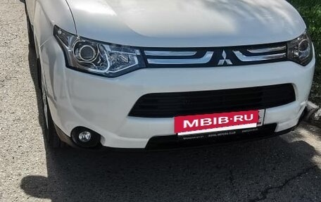 Mitsubishi Outlander III рестайлинг 3, 2012 год, 1 360 000 рублей, 2 фотография