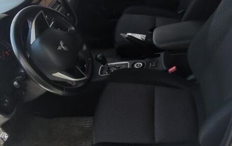 Mitsubishi Outlander III рестайлинг 3, 2012 год, 1 360 000 рублей, 8 фотография