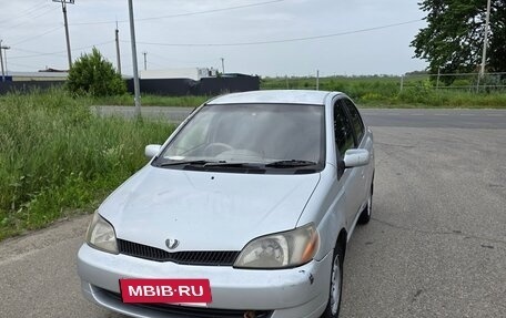 Toyota Platz, 2001 год, 295 000 рублей, 2 фотография