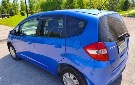 Honda Fit III, 2011 год, 980 000 рублей, 26 фотография