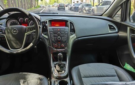 Opel Astra J, 2013 год, 650 000 рублей, 3 фотография