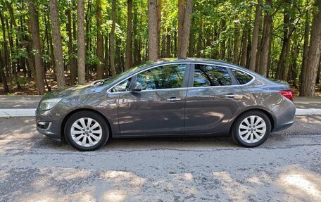 Opel Astra J, 2013 год, 650 000 рублей, 11 фотография
